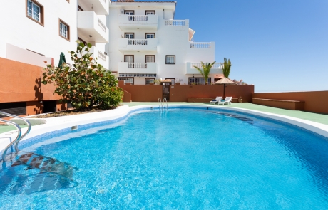 Piscina – Sunrise on the Ocean Piscina - Sunrise on the Ocean